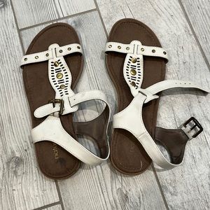 6.5 Natural Soul by Naturalizer - white sandal
